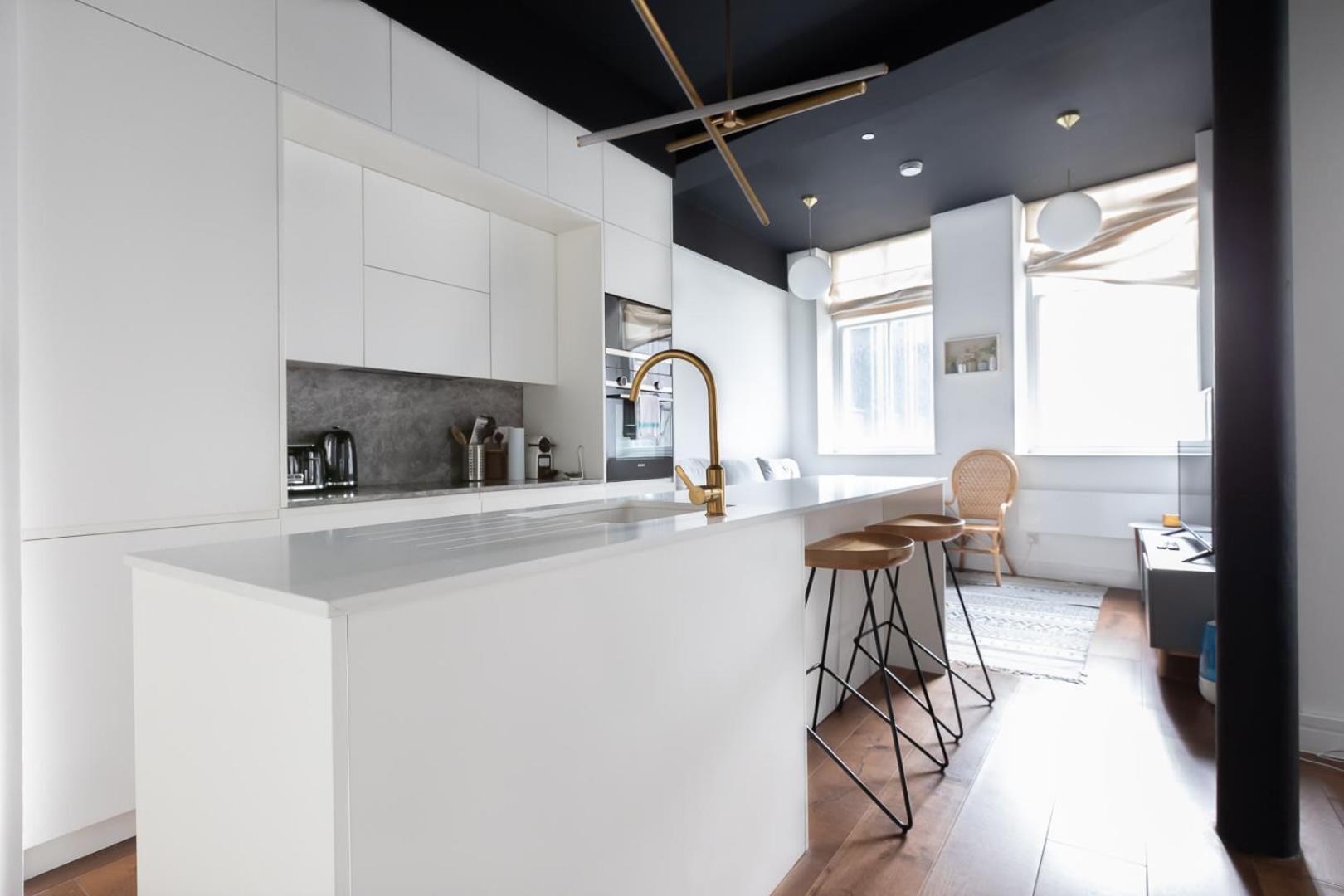 Two Adjacent Luxurious 1 Bed Appartamento
